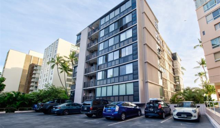 2987 Kalakaua Avenue,Honolulu,Hawaii,96815,1 Bedroom Bedrooms,1 BathroomBathrooms,Condo/Townhouse,Kalakaua,7,18207563