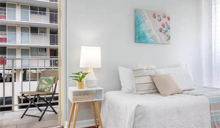 2222 Aloha Drive,Honolulu,Hawaii,96815,2 Bedrooms Bedrooms,2 BathroomsBathrooms,Condo/Townhouse,Aloha,5,18208089