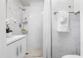 2222 Aloha Drive,Honolulu,Hawaii,96815,2 Bedrooms Bedrooms,2 BathroomsBathrooms,Condo/Townhouse,Aloha,5,18208089