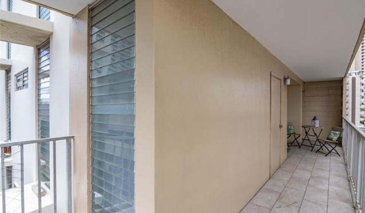 2222 Aloha Drive,Honolulu,Hawaii,96815,2 Bedrooms Bedrooms,2 BathroomsBathrooms,Condo/Townhouse,Aloha,5,18208089