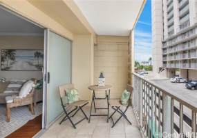 2222 Aloha Drive,Honolulu,Hawaii,96815,2 Bedrooms Bedrooms,2 BathroomsBathrooms,Condo/Townhouse,Aloha,5,18208089