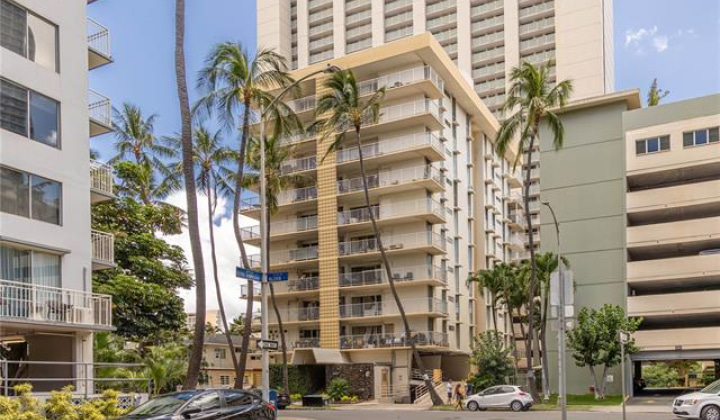 2222 Aloha Drive,Honolulu,Hawaii,96815,2 Bedrooms Bedrooms,2 BathroomsBathrooms,Condo/Townhouse,Aloha,5,18208089