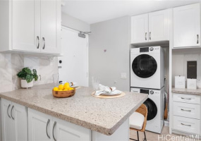 2222 Aloha Drive,Honolulu,Hawaii,96815,2 Bedrooms Bedrooms,2 BathroomsBathrooms,Condo/Townhouse,Aloha,5,18208089
