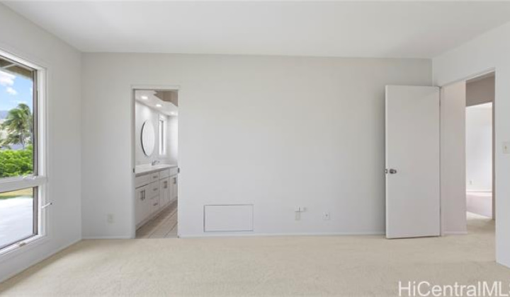 822 Koko Isle Circle,Honolulu,Hawaii,96825,4 Bedrooms Bedrooms,3 BathroomsBathrooms,Condo/Townhouse,Koko Isle,1,18208186