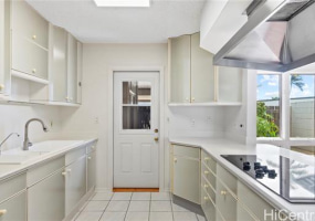 822 Koko Isle Circle,Honolulu,Hawaii,96825,4 Bedrooms Bedrooms,3 BathroomsBathrooms,Condo/Townhouse,Koko Isle,1,18208186
