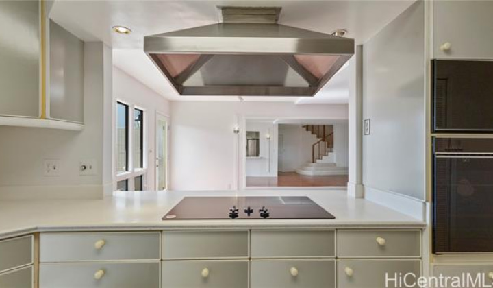822 Koko Isle Circle,Honolulu,Hawaii,96825,4 Bedrooms Bedrooms,3 BathroomsBathrooms,Condo/Townhouse,Koko Isle,1,18208186