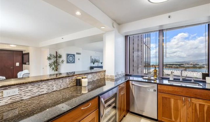 415 South Street,Honolulu,Hawaii,96813,2 Bedrooms Bedrooms,2 BathroomsBathrooms,Condo/Townhouse,South,18,18208948