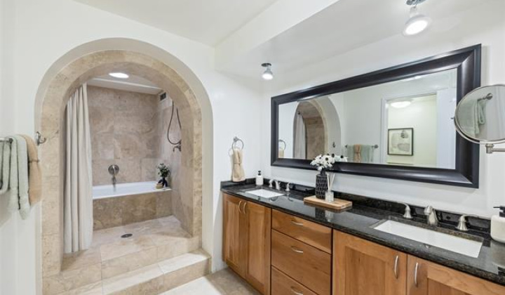 415 South Street,Honolulu,Hawaii,96813,2 Bedrooms Bedrooms,2 BathroomsBathrooms,Condo/Townhouse,South,18,18208948