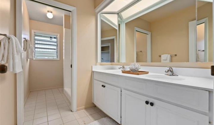 1362 Lopaka Place,Kailua,Hawaii,96734,4 Bedrooms Bedrooms,3 BathroomsBathrooms,Single family,Lopaka,18209047