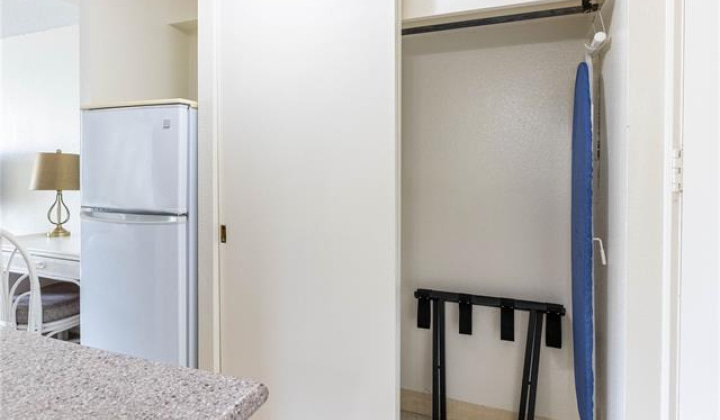 445 Seaside Avenue,Honolulu,Hawaii,96815,1 BathroomBathrooms,Condo/Townhouse,Seaside,11,18209380