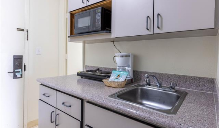445 Seaside Avenue,Honolulu,Hawaii,96815,1 BathroomBathrooms,Condo/Townhouse,Seaside,11,18209380