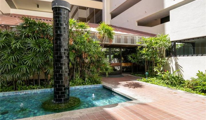 555 Hahaione Street,Honolulu,Hawaii,96825,1 ベッドルーム ベッドルーム,2 バスルームバスルーム,コンド / タウンハウス,Hahaione,5,19380648