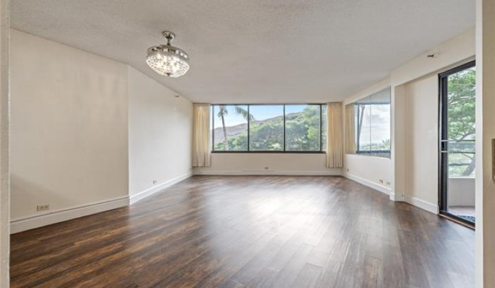 555 Hahaione Street,Honolulu,Hawaii,96825,1 ベッドルーム ベッドルーム,2 バスルームバスルーム,コンド / タウンハウス,Hahaione,5,19380648
