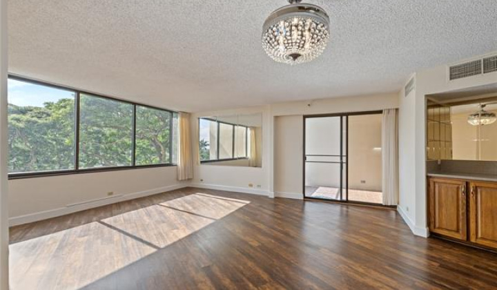 555 Hahaione Street,Honolulu,Hawaii,96825,1 ベッドルーム ベッドルーム,2 バスルームバスルーム,コンド / タウンハウス,Hahaione,5,19380648