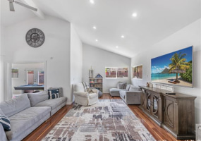 643 Kalanipuu Street,Honolulu,Hawaii,96825,5 Bedrooms Bedrooms,3 BathroomsBathrooms,Single family,Kalanipuu,18210345