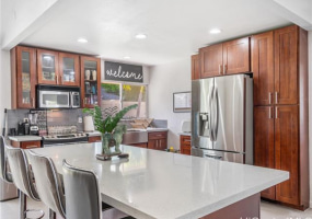 643 Kalanipuu Street,Honolulu,Hawaii,96825,5 Bedrooms Bedrooms,3 BathroomsBathrooms,Single family,Kalanipuu,18210345
