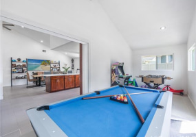 643 Kalanipuu Street,Honolulu,Hawaii,96825,5 Bedrooms Bedrooms,3 BathroomsBathrooms,Single family,Kalanipuu,18210345
