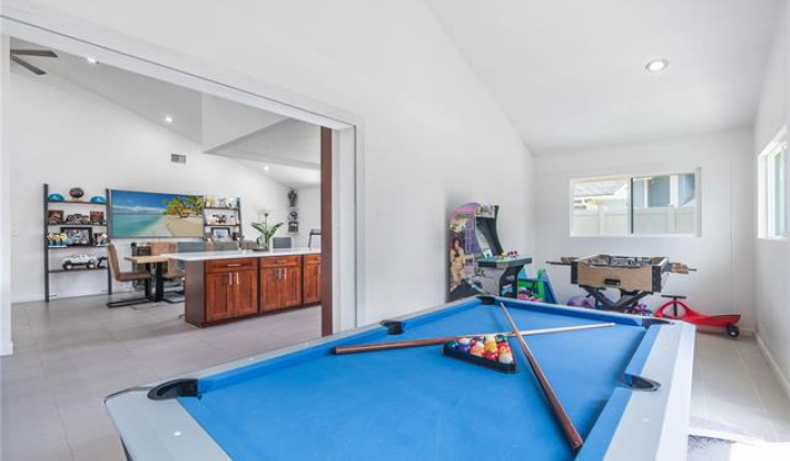 643 Kalanipuu Street,Honolulu,Hawaii,96825,5 Bedrooms Bedrooms,3 BathroomsBathrooms,Single family,Kalanipuu,18210345