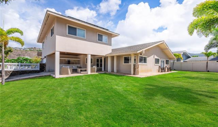 643 Kalanipuu Street,Honolulu,Hawaii,96825,5 Bedrooms Bedrooms,3 BathroomsBathrooms,Single family,Kalanipuu,18210345