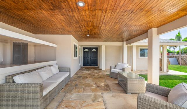 643 Kalanipuu Street,Honolulu,Hawaii,96825,5 Bedrooms Bedrooms,3 BathroomsBathrooms,Single family,Kalanipuu,18210345