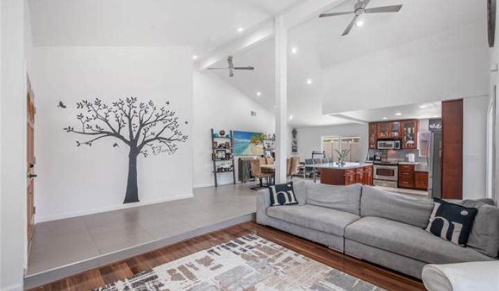 643 Kalanipuu Street,Honolulu,Hawaii,96825,5 Bedrooms Bedrooms,3 BathroomsBathrooms,Single family,Kalanipuu,18210345