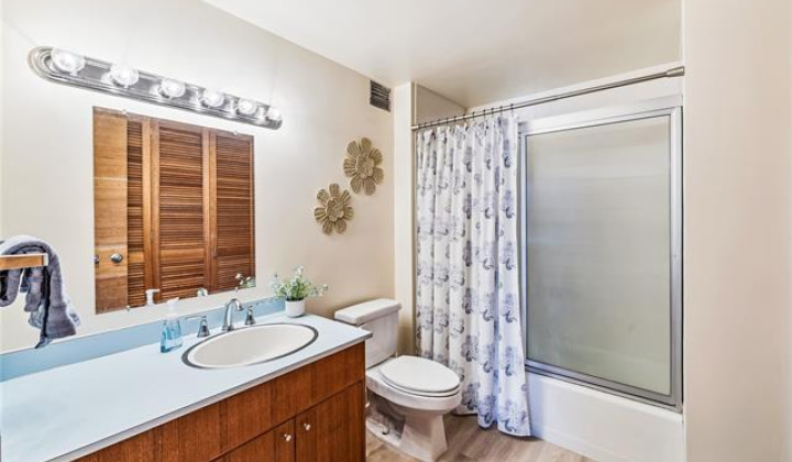 1350 Ala Moana Boulevard,Honolulu,Hawaii,96814,2 ベッドルーム ベッドルーム,2 バスルームバスルーム,コンド / タウンハウス,Ala Moana,28,18675555