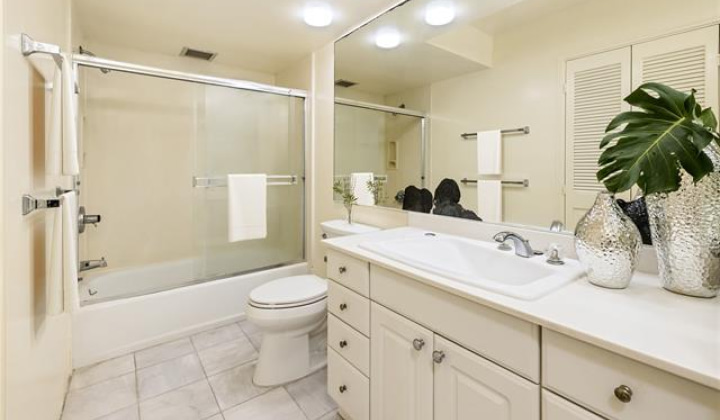 1221 Victoria Street,Honolulu,Hawaii,96814,1 Bedroom Bedrooms,1 BathroomBathrooms,Condo/Townhouse,Victoria,6,18210632