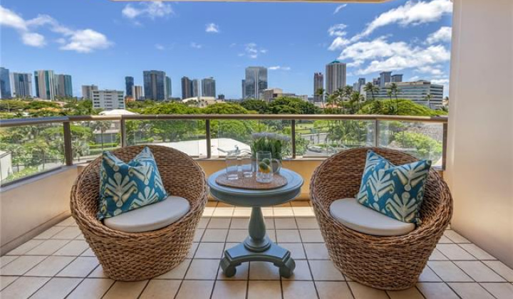 1221 Victoria Street,Honolulu,Hawaii,96814,1 Bedroom Bedrooms,1 BathroomBathrooms,Condo/Townhouse,Victoria,6,18210632