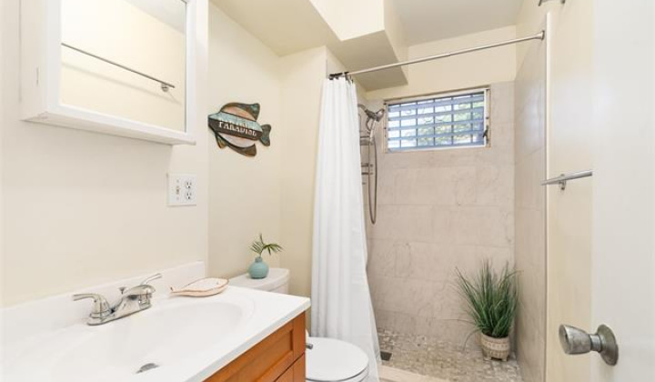 1426 Keeaumoku Street,Honolulu,Hawaii,96822,2 Bedrooms Bedrooms,1 BathroomBathrooms,Condo/Townhouse,Keeaumoku,1,18210711