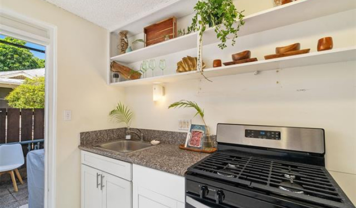 1426 Keeaumoku Street,Honolulu,Hawaii,96822,2 Bedrooms Bedrooms,1 BathroomBathrooms,Condo/Townhouse,Keeaumoku,1,18210711