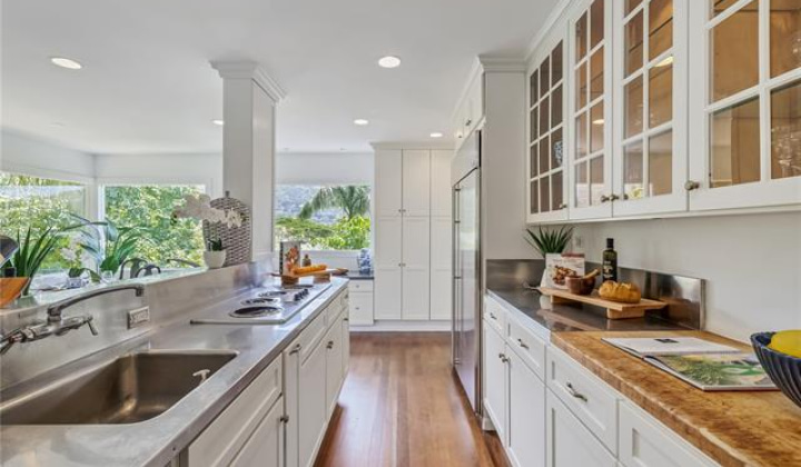 3107 Oahu Avenue,Honolulu,Hawaii,96822,5 Bedrooms Bedrooms,4 BathroomsBathrooms,Single family,Oahu,18211259