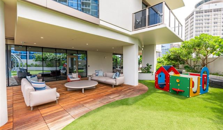 1388 Kapiolani Boulevard,Honolulu,Hawaii,96814,2 Bedrooms Bedrooms,2 BathroomsBathrooms,Condo/Townhouse,Kapiolani,27,18211663