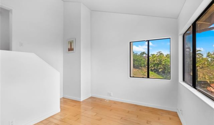 600 Kahiau Loop,Honolulu,Hawaii,96821,4 Bedrooms Bedrooms,3 BathroomsBathrooms,Single family,Kahiau,18212745