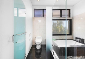 600 Kahiau Loop,Honolulu,Hawaii,96821,4 Bedrooms Bedrooms,3 BathroomsBathrooms,Single family,Kahiau,18212745