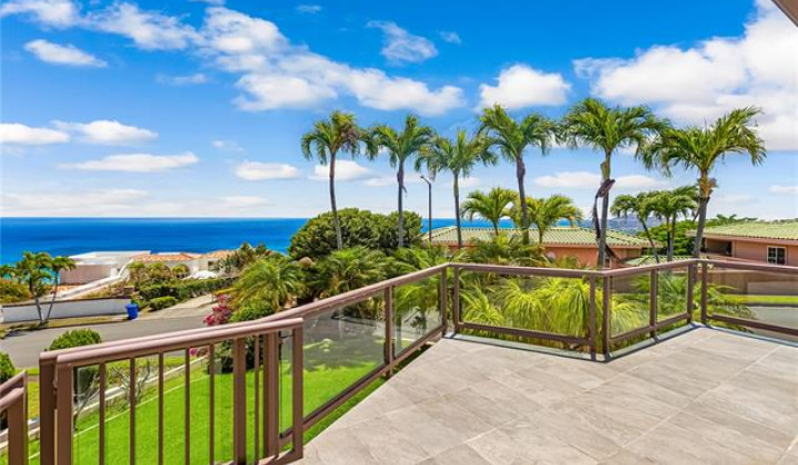 600 Kahiau Loop,Honolulu,Hawaii,96821,4 Bedrooms Bedrooms,3 BathroomsBathrooms,Single family,Kahiau,18212745