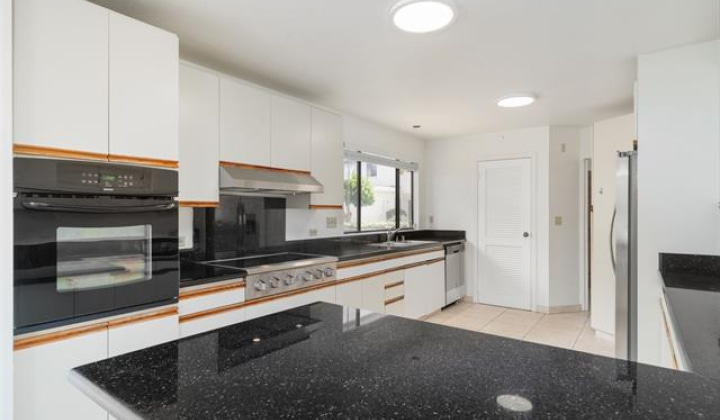 953 15th Avenue,Honolulu,Hawaii,96816,4 Bedrooms Bedrooms,2 BathroomsBathrooms,Single family,15th,18213262