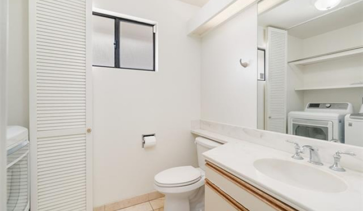 953 15th Avenue,Honolulu,Hawaii,96816,4 Bedrooms Bedrooms,2 BathroomsBathrooms,Single family,15th,18213262