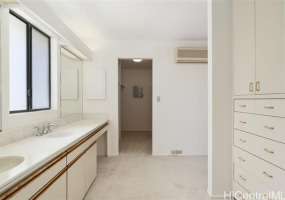 953 15th Avenue,Honolulu,Hawaii,96816,4 Bedrooms Bedrooms,2 BathroomsBathrooms,Single family,15th,18213262