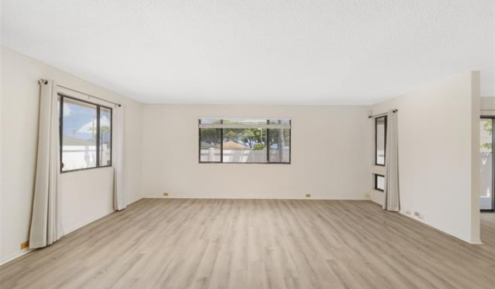 953 15th Avenue,Honolulu,Hawaii,96816,4 Bedrooms Bedrooms,2 BathroomsBathrooms,Single family,15th,18213262