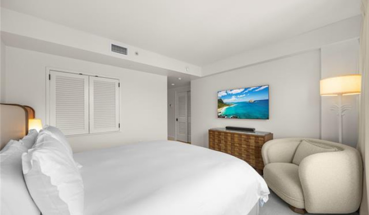223 Saratoga Road,Honolulu,Hawaii,96815,2 Bedrooms Bedrooms,2 BathroomsBathrooms,Condo/Townhouse,Saratoga,34,19384695