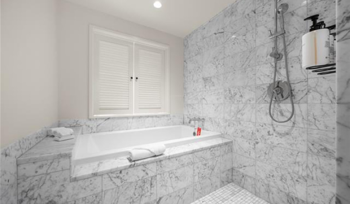 223 Saratoga Road,Honolulu,Hawaii,96815,2 Bedrooms Bedrooms,2 BathroomsBathrooms,Condo/Townhouse,Saratoga,34,19384695