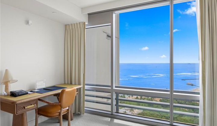 223 Saratoga Road,Honolulu,Hawaii,96815,2 Bedrooms Bedrooms,2 BathroomsBathrooms,Condo/Townhouse,Saratoga,34,19384695