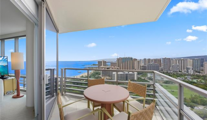 223 Saratoga Road,Honolulu,Hawaii,96815,2 Bedrooms Bedrooms,2 BathroomsBathrooms,Condo/Townhouse,Saratoga,34,19384695