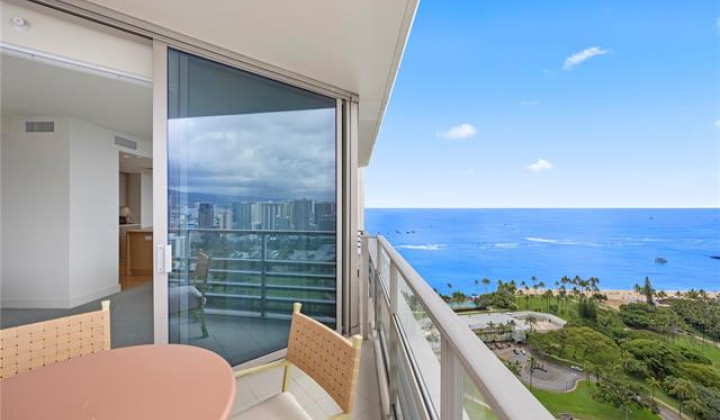 223 Saratoga Road,Honolulu,Hawaii,96815,2 Bedrooms Bedrooms,2 BathroomsBathrooms,Condo/Townhouse,Saratoga,34,19384695