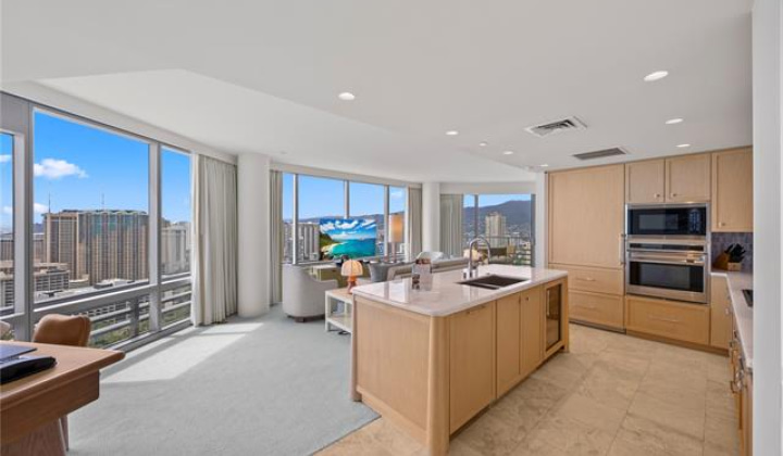 223 Saratoga Road,Honolulu,Hawaii,96815,2 Bedrooms Bedrooms,2 BathroomsBathrooms,Condo/Townhouse,Saratoga,34,19384695