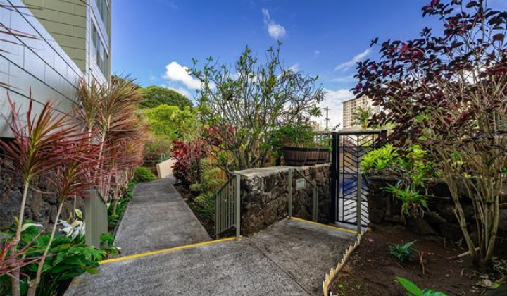 1550 Wilder Avenue,Honolulu,Hawaii,96822,1 BathroomBathrooms,Condo/Townhouse,Wilder,8,18214115