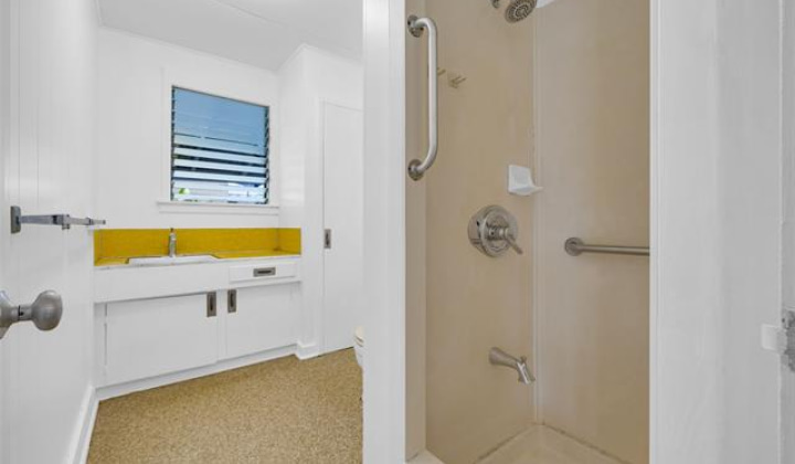 1216 Kalama Road,Honolulu,Hawaii,96819,3 Bedrooms Bedrooms,1 BathroomBathrooms,Single family,Kalama,18216295