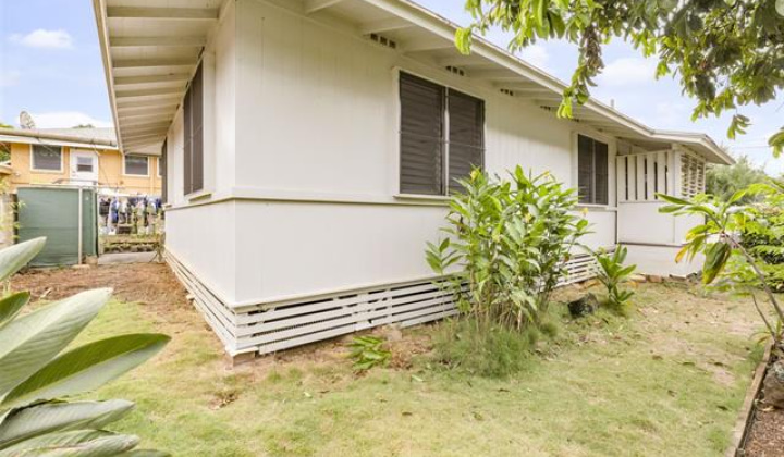 1216 Kalama Road,Honolulu,Hawaii,96819,3 Bedrooms Bedrooms,1 BathroomBathrooms,Single family,Kalama,18216295