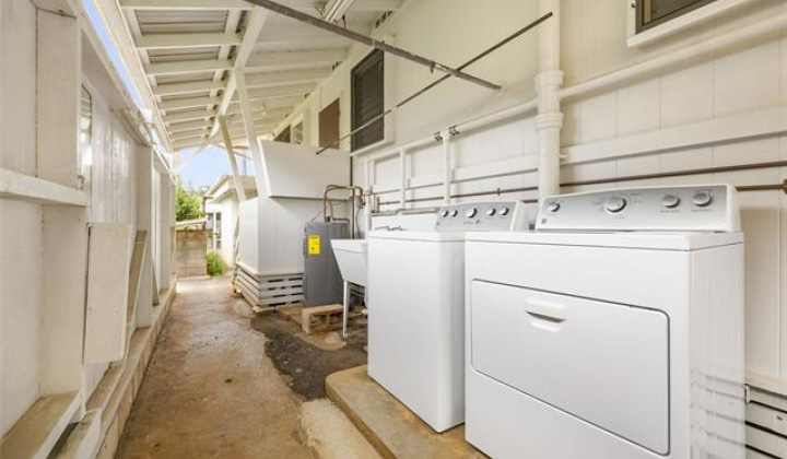 1216 Kalama Road,Honolulu,Hawaii,96819,3 Bedrooms Bedrooms,1 BathroomBathrooms,Single family,Kalama,18216295