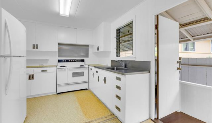 1216 Kalama Road,Honolulu,Hawaii,96819,3 Bedrooms Bedrooms,1 BathroomBathrooms,Single family,Kalama,18216295